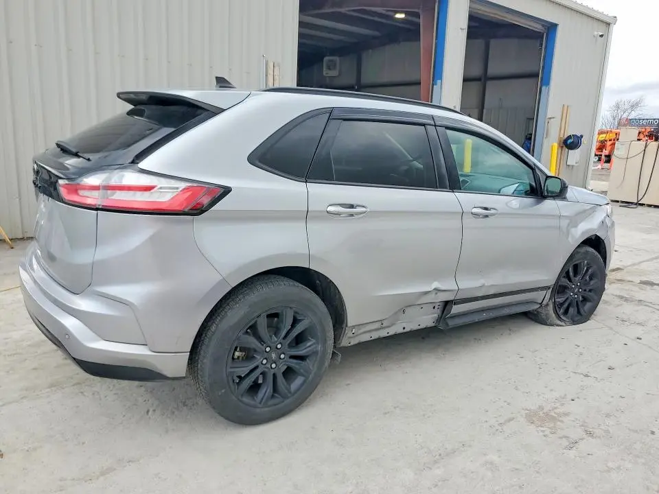 2022 FORD EDGE SE  