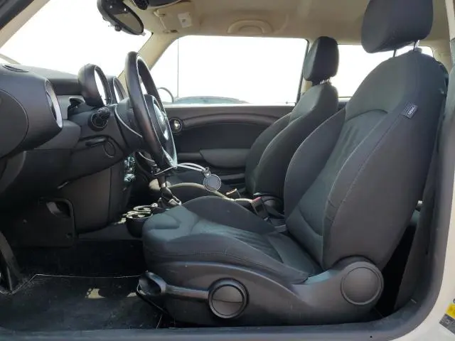 2011 MINI COOPER   