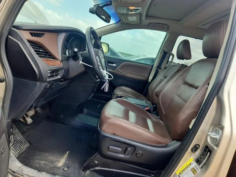 2016 TOYOTA SIENNA LIMITED PREMIUM 7-PASSENGER  