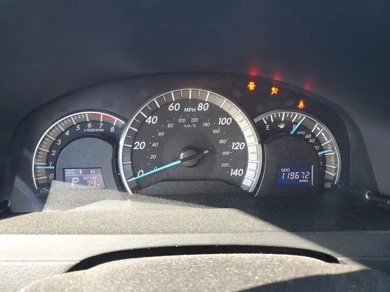 2013 TOYOTA CAMRY SE  
