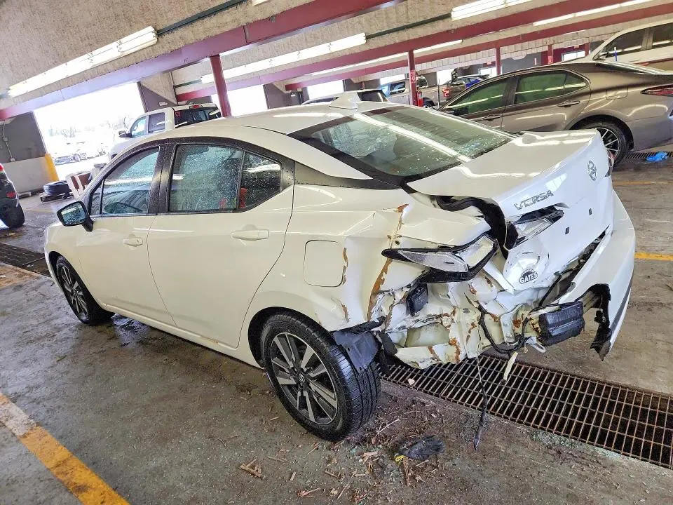 2021 NISSAN VERSA SV  
