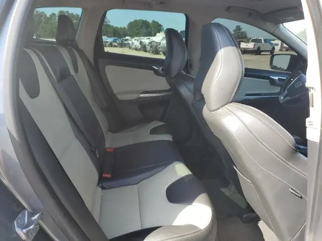 2017 VOLVO XC60 T5 DYNAMIC  