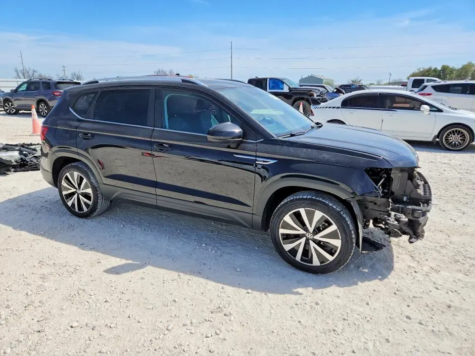 2024 VOLKSWAGEN TAOS SE  