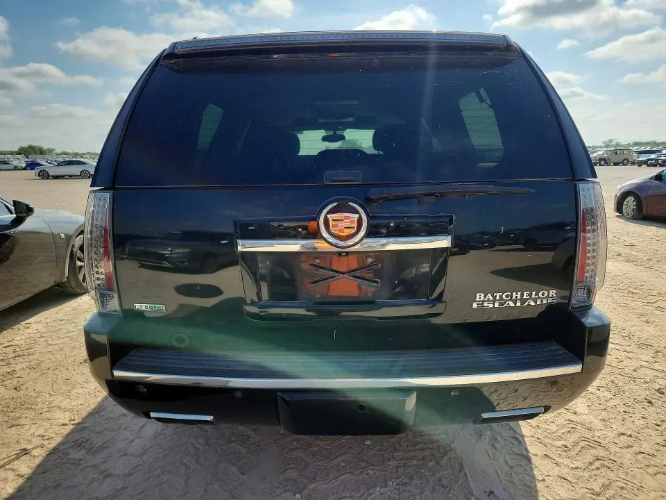 2012 CADILLAC ESCALADE ESV PREMIUM  