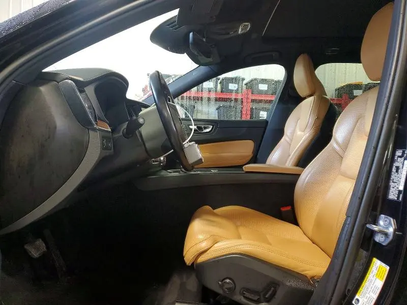 2021 VOLVO XC60 T5 INSCRIPTION  