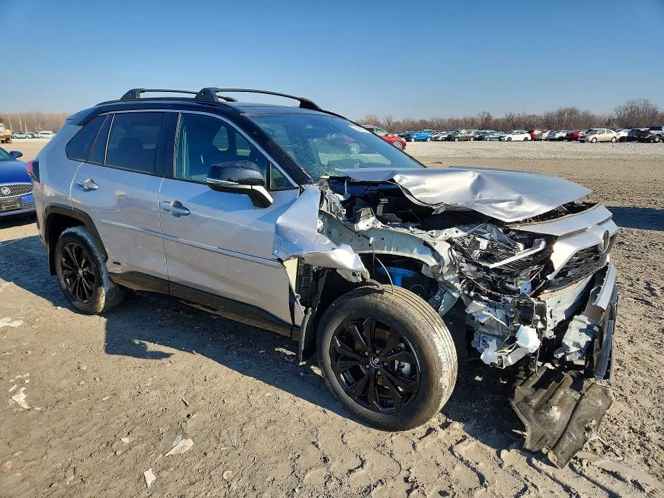 2025 TOYOTA RAV4 XSE  