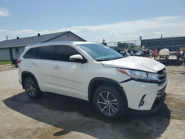 2018 TOYOTA HIGHLANDER SE  