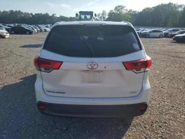 2019 TOYOTA HIGHLANDER SE  