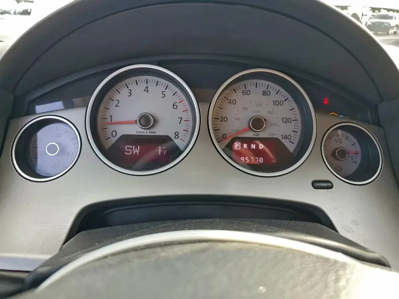 2012 VOLKSWAGEN ROUTAN SE  