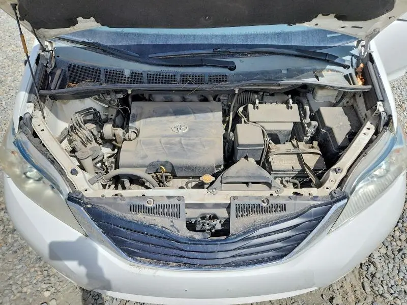 2013 TOYOTA SIENNA LE 7-PASSENGER  