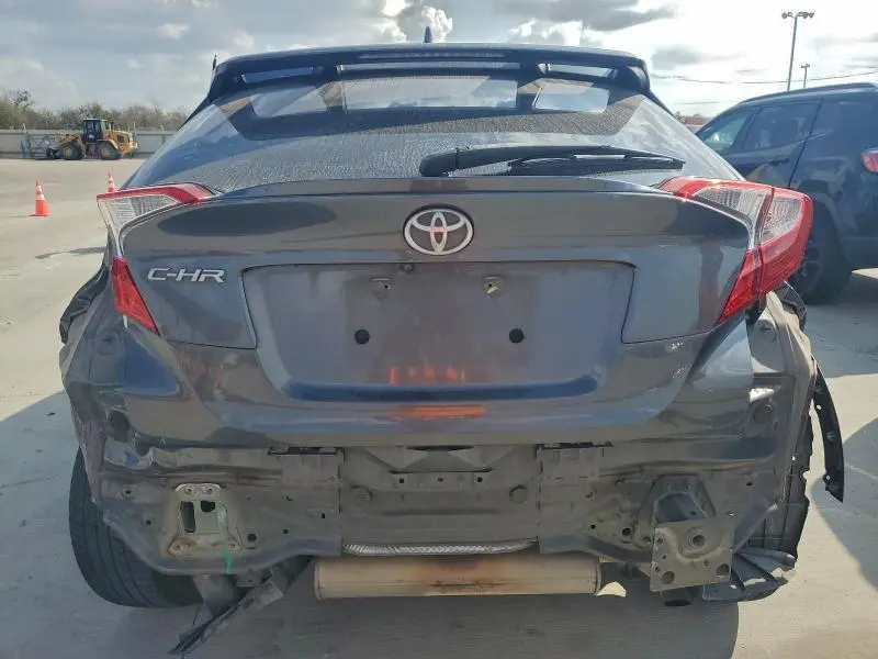 2018 TOYOTA C-HR XLE  