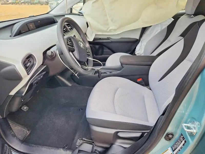 2022 TOYOTA PRIUS LE  