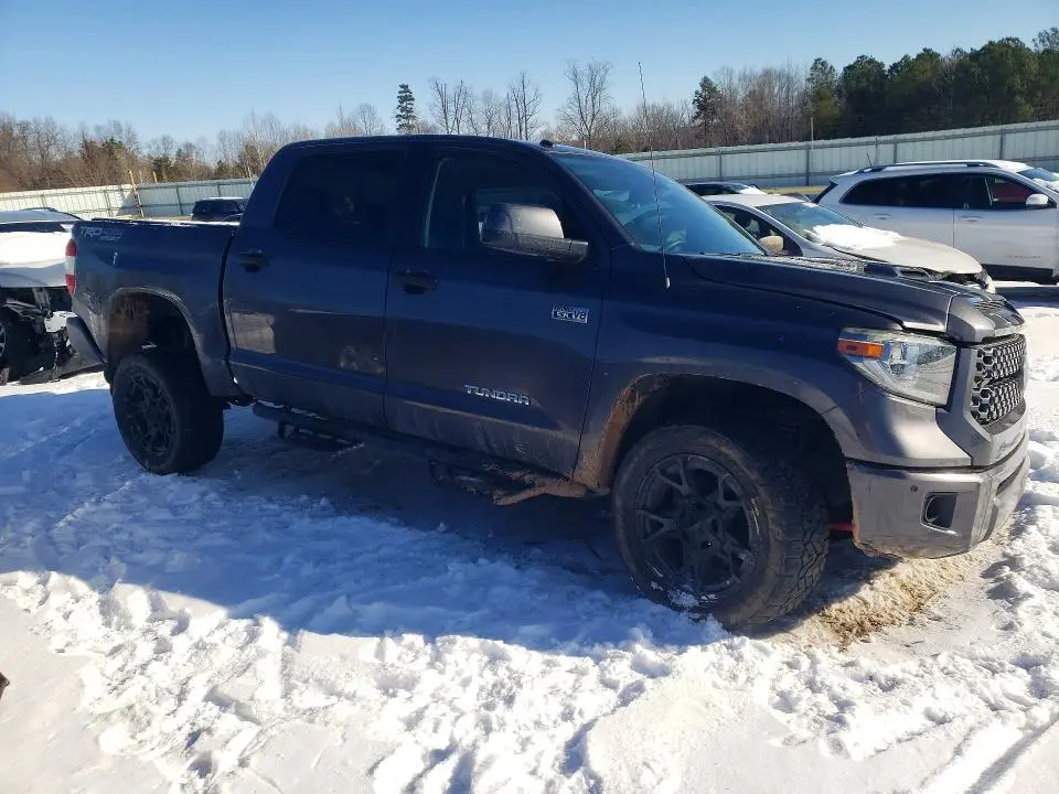 2018 TOYOTA TUNDRA CREWMAX SR5  
