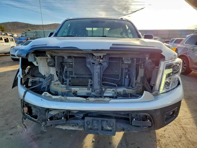 2018 NISSAN TITAN SV  