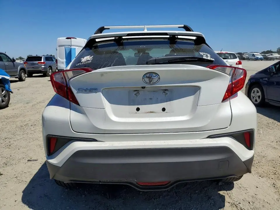 2018 TOYOTA C-HR XLE PREMIUM  
