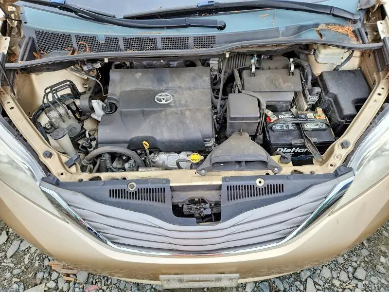 2011 TOYOTA SIENNA XLE 8-PASSENGER  