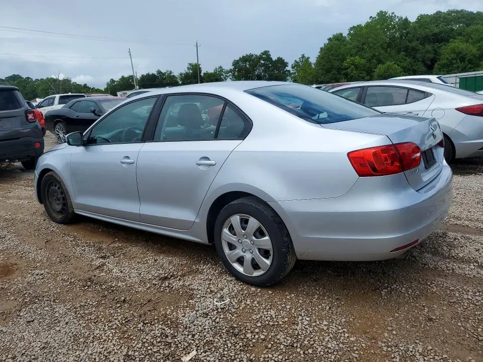 2012 VOLKSWAGEN JETTA SE  