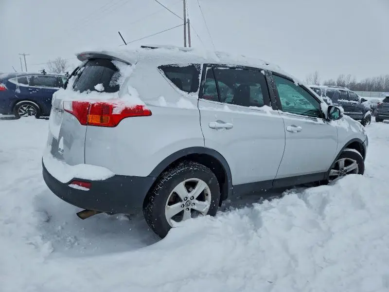 2015 TOYOTA RAV4 XLE  