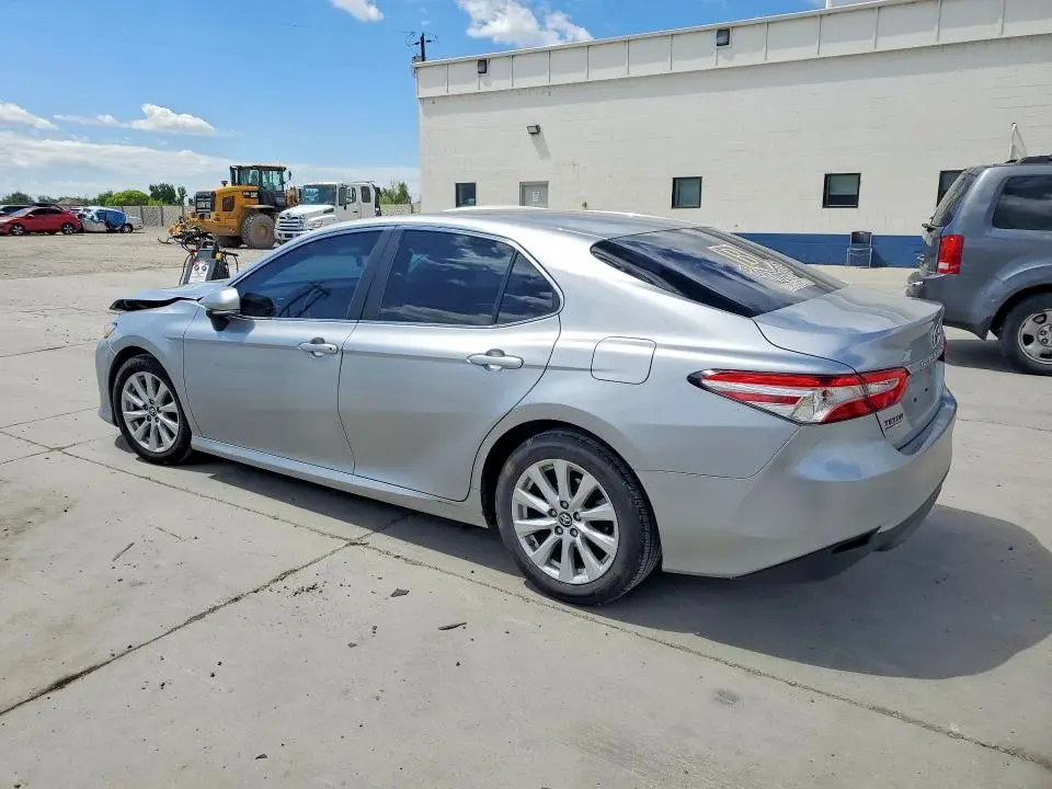 2018 TOYOTA CAMRY LE  