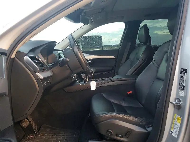 2017 VOLVO XC90 T5  
