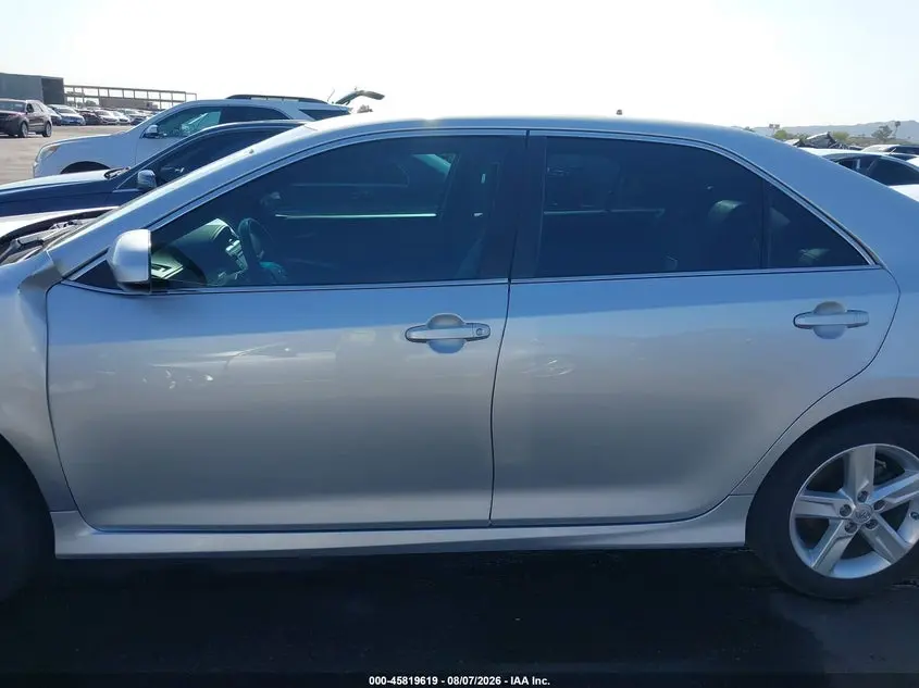 2013 TOYOTA CAMRY SE
