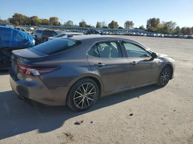 2021 TOYOTA CAMRY XLE  