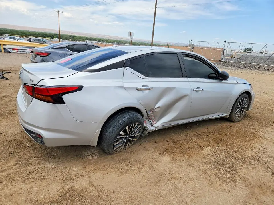 2024 NISSAN ALTIMA SV  