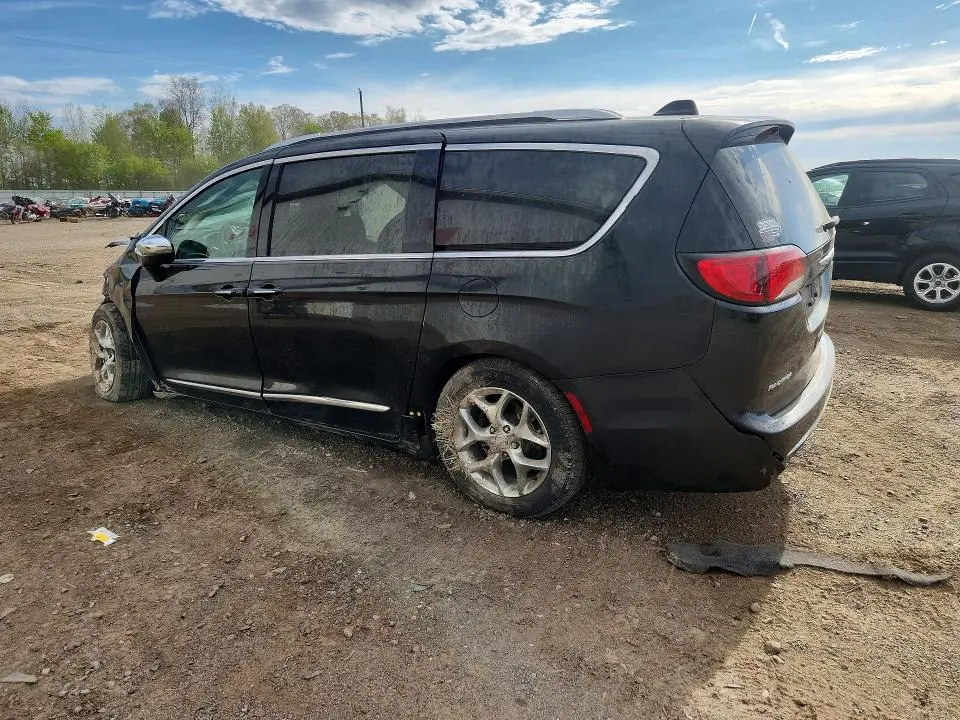 2019 CHRYSLER PACIFICA LIMITED  