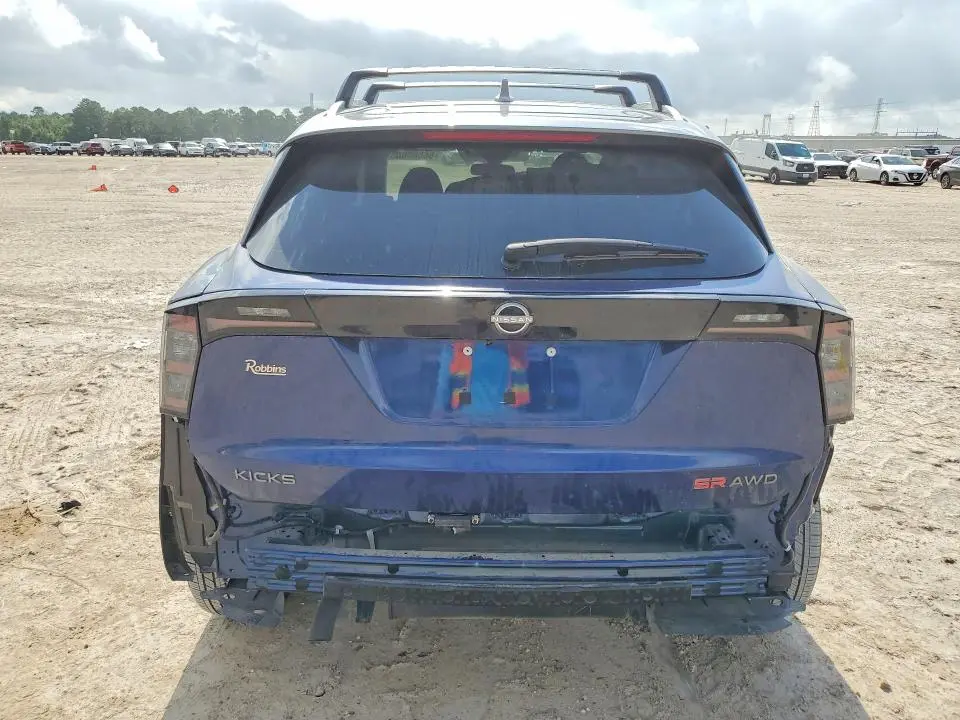 2025 NISSAN KICKS SR  