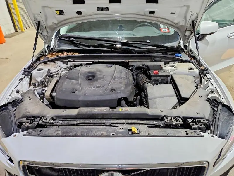 2020 VOLVO S60 T6 MOMENTUM  
