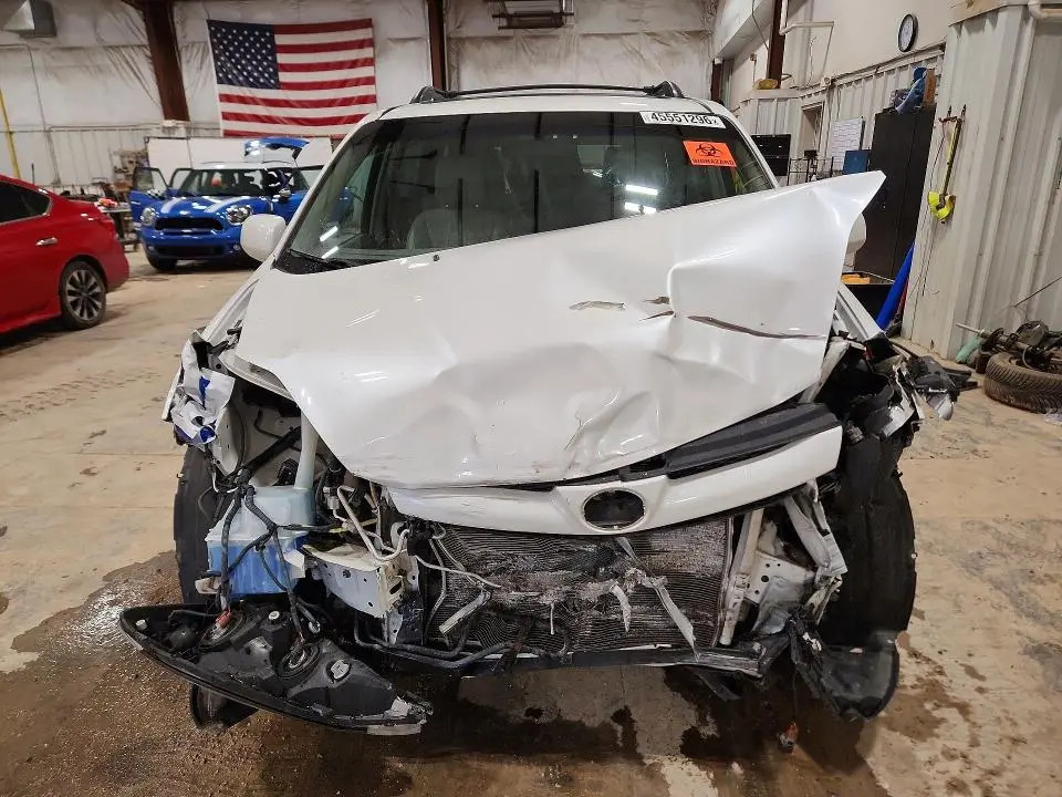 2010 TOYOTA SIENNA XLE  