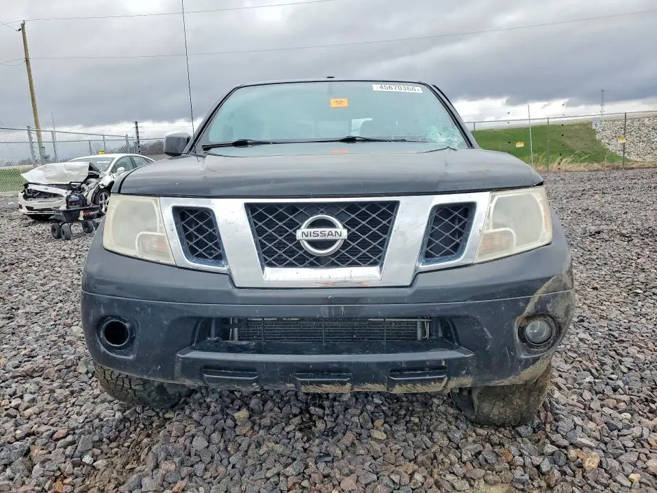 2016 NISSAN FRONTIER SV  