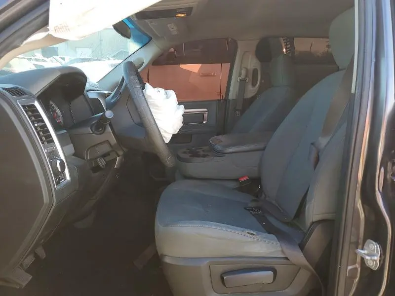 2019 RAM 1500 CLASSIC SLT  