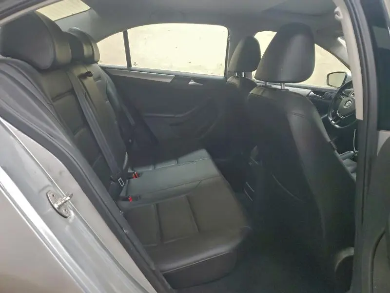 2015 VOLKSWAGEN JETTA SE  