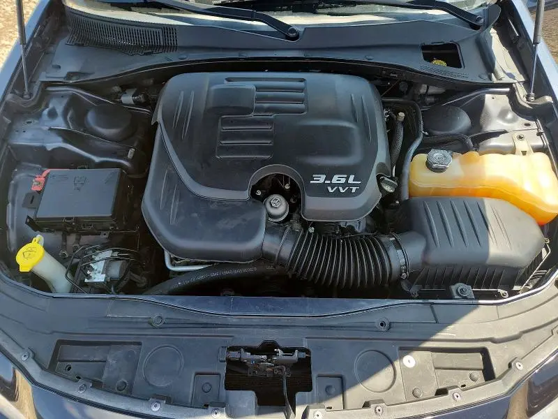 2016 CHRYSLER 300 LIMITED  