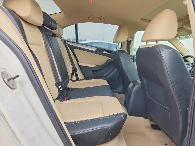 2013 VOLKSWAGEN JETTA SE  