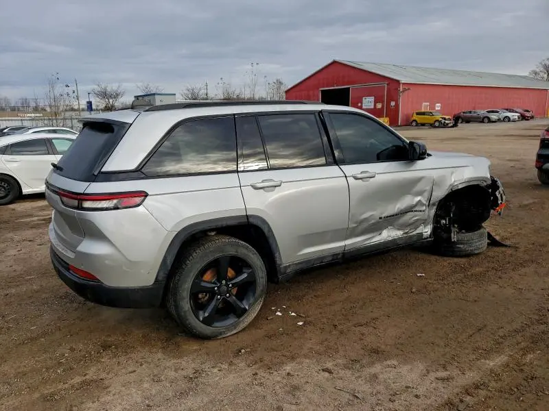 2024 JEEP GRAND CHEROKEE LAREDO  