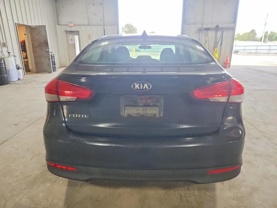 2018 KIA FORTE LX  