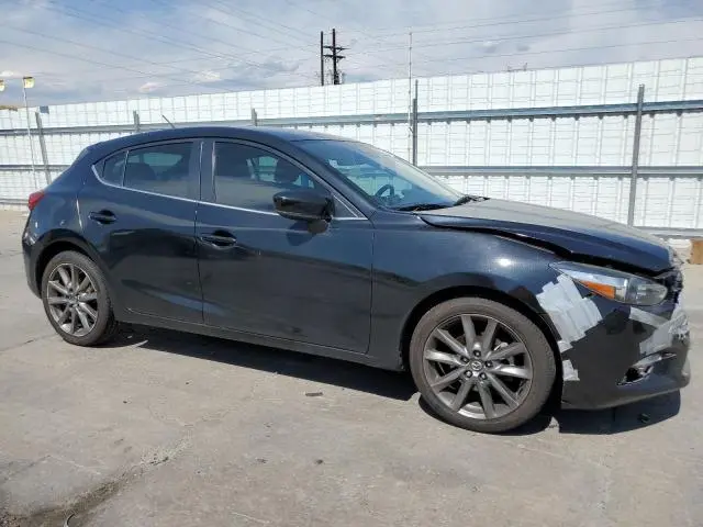 2018 MAZDA 3 TOURING  