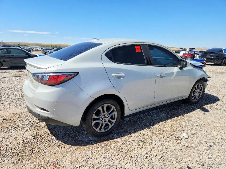 2020 TOYOTA YARIS LE  
