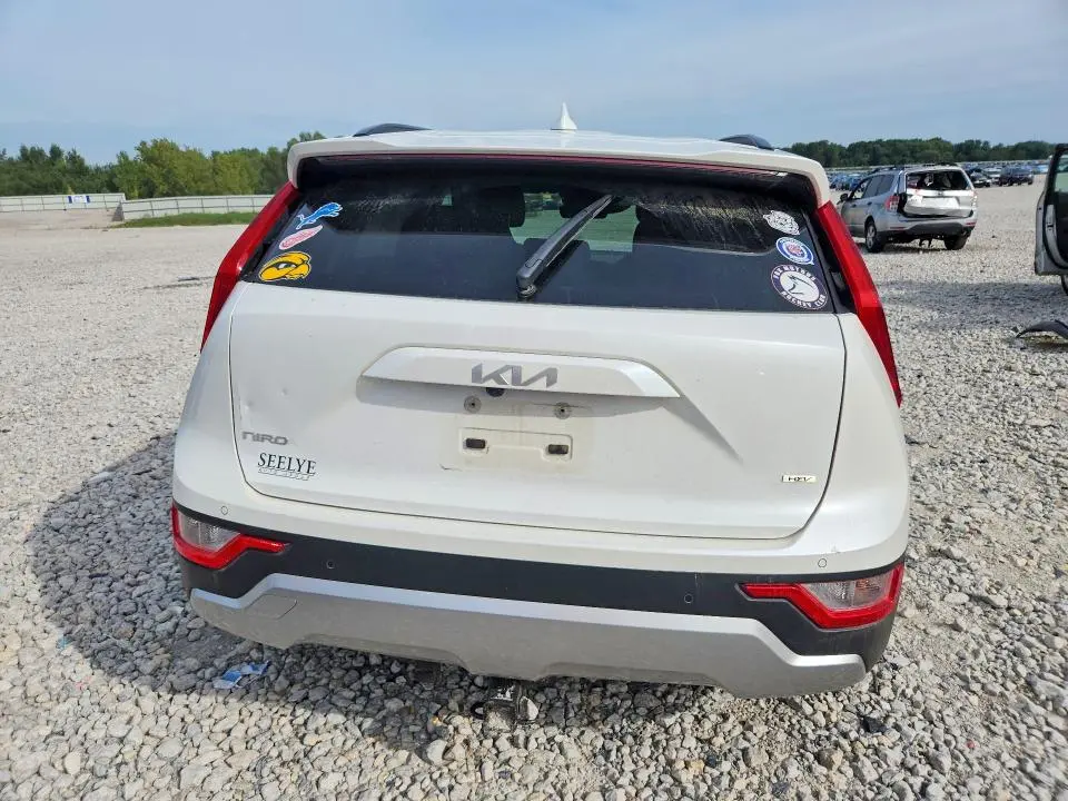 2023 KIA NIRO EX  
