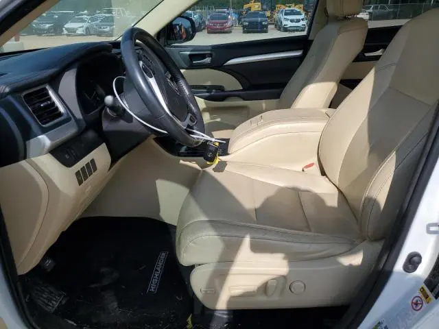 2018 TOYOTA HIGHLANDER SE  