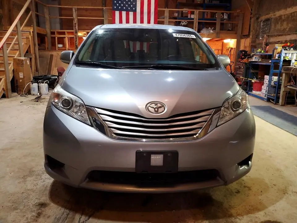 2017 TOYOTA SIENNA LE 7-PASSENGER  