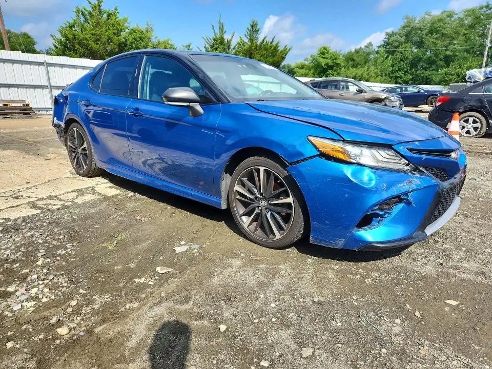 2018 TOYOTA CAMRY XSE  