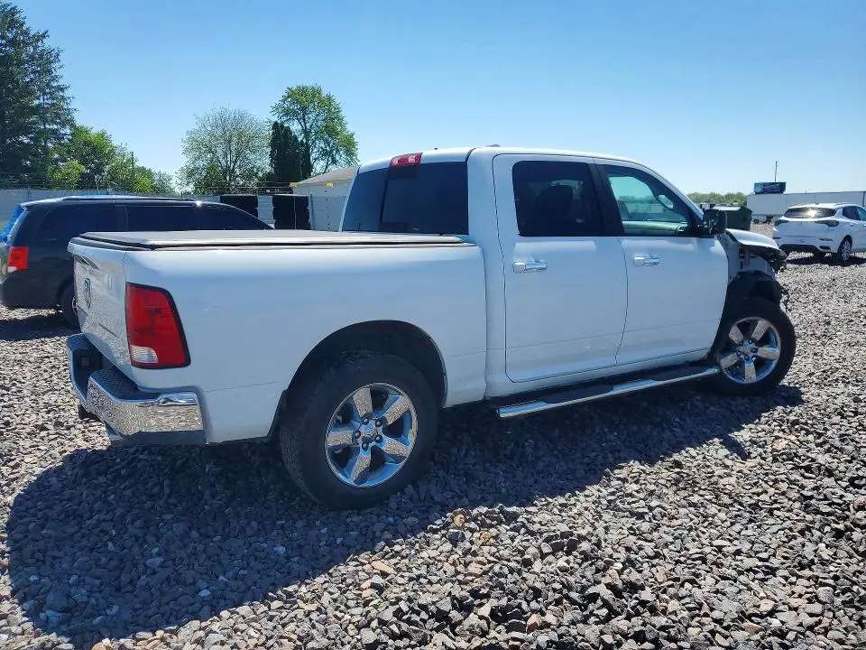 2015 RAM 1500 SLT  