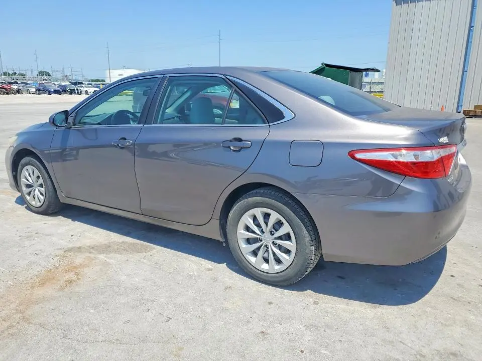 2016 TOYOTA CAMRY LE  