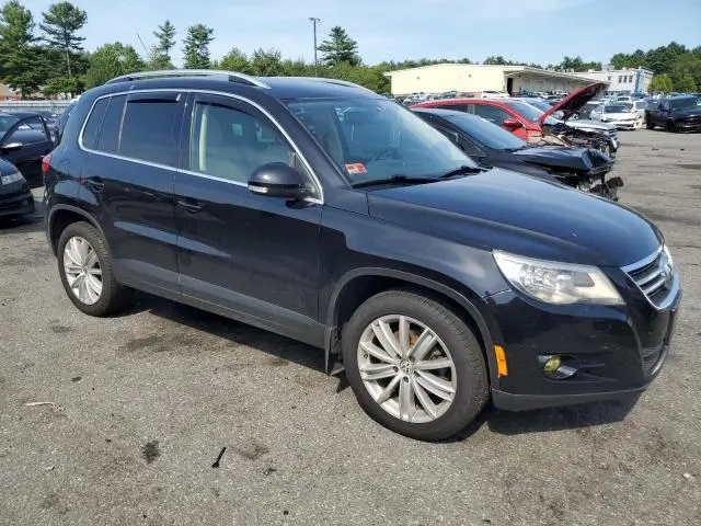 2011 VOLKSWAGEN TIGUAN S  