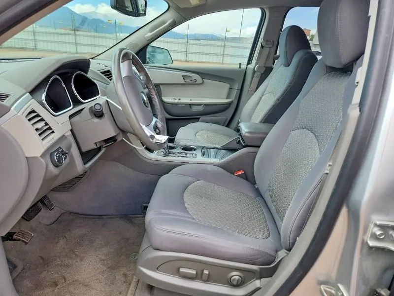 2012 CHEVROLET TRAVERSE LT  