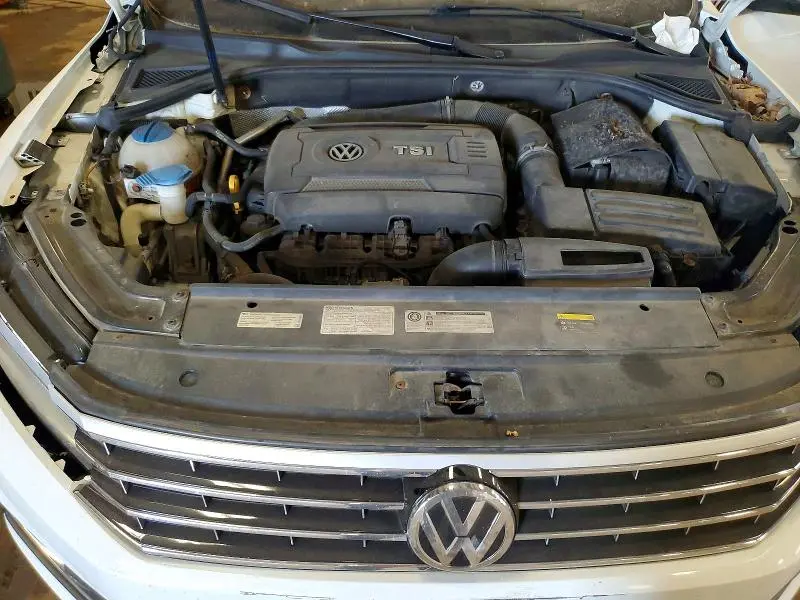 2017 VOLKSWAGEN PASSAT SE  