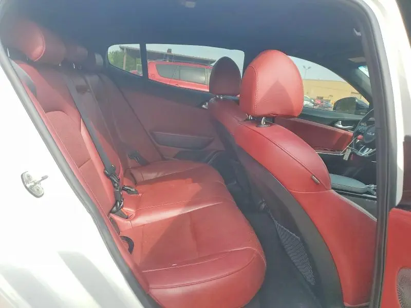 2022 KIA STINGER GT LINE  